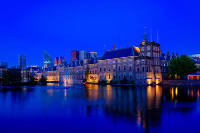 Hofvijver lake and binnenhof , the hague