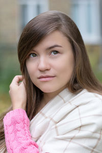 Portrait of a beautiful young woman