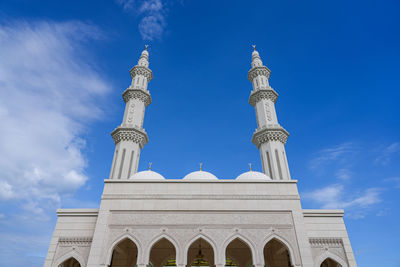 Beautiful islamic architecture of sri sendayan mosque in negeri sembilan, malaysia