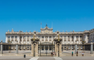 The exterior of the royal palace at madrid