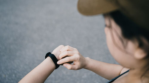 Close-up of hand holding hands