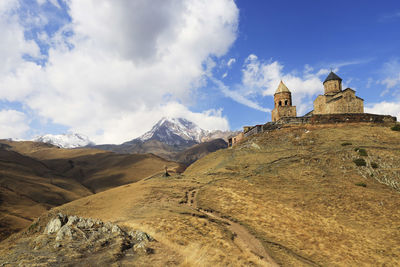 Mtskheta-mtianeti, zminda sameba gergetier dreifaltigkeitskirche, stepantsminda, georgia