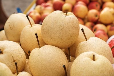 Fruit pear has health benefits.