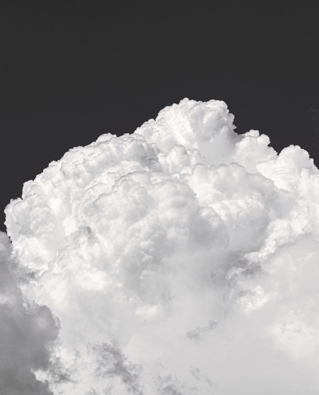 LOW ANGLE VIEW OF CLOUDSCAPE AGAINST SKY