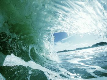 Waves splashing in sea