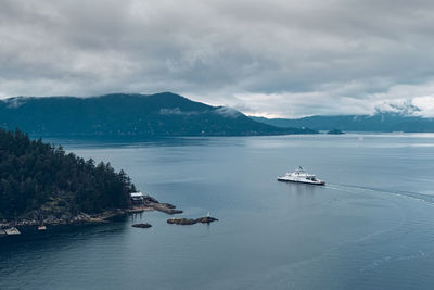 Scenic view of the horseshoe bay.