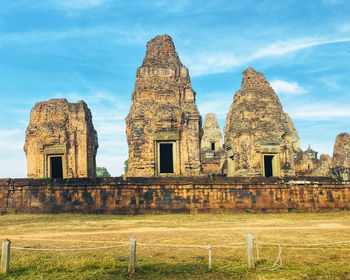 Old ruins of building against sky