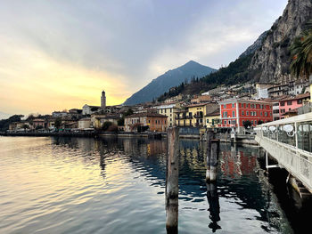 Sunset timing in limone sul garda 