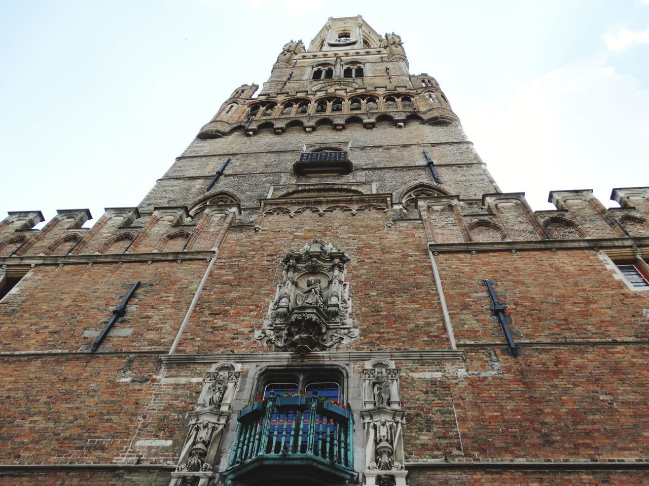 LOW ANGLE VIEW OF HISTORICAL BUILDING