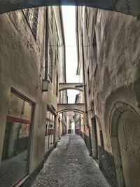 Narrow alley in alley