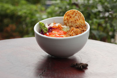 Close-up of noodles in bowl on table