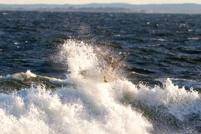 Waves splashing in sea