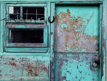 Full frame shot of old abandoned building