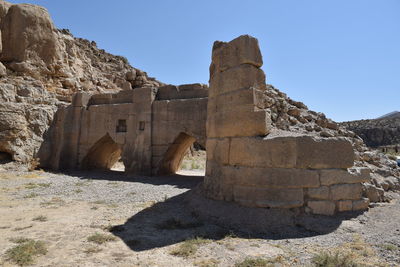 Old ruin building against sky