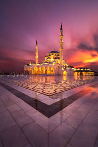 Sharjah new mosque largest mosque in dubai traditional islamic architecture cityscapes