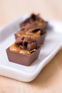 Close-up of chocolate cake in plate on table