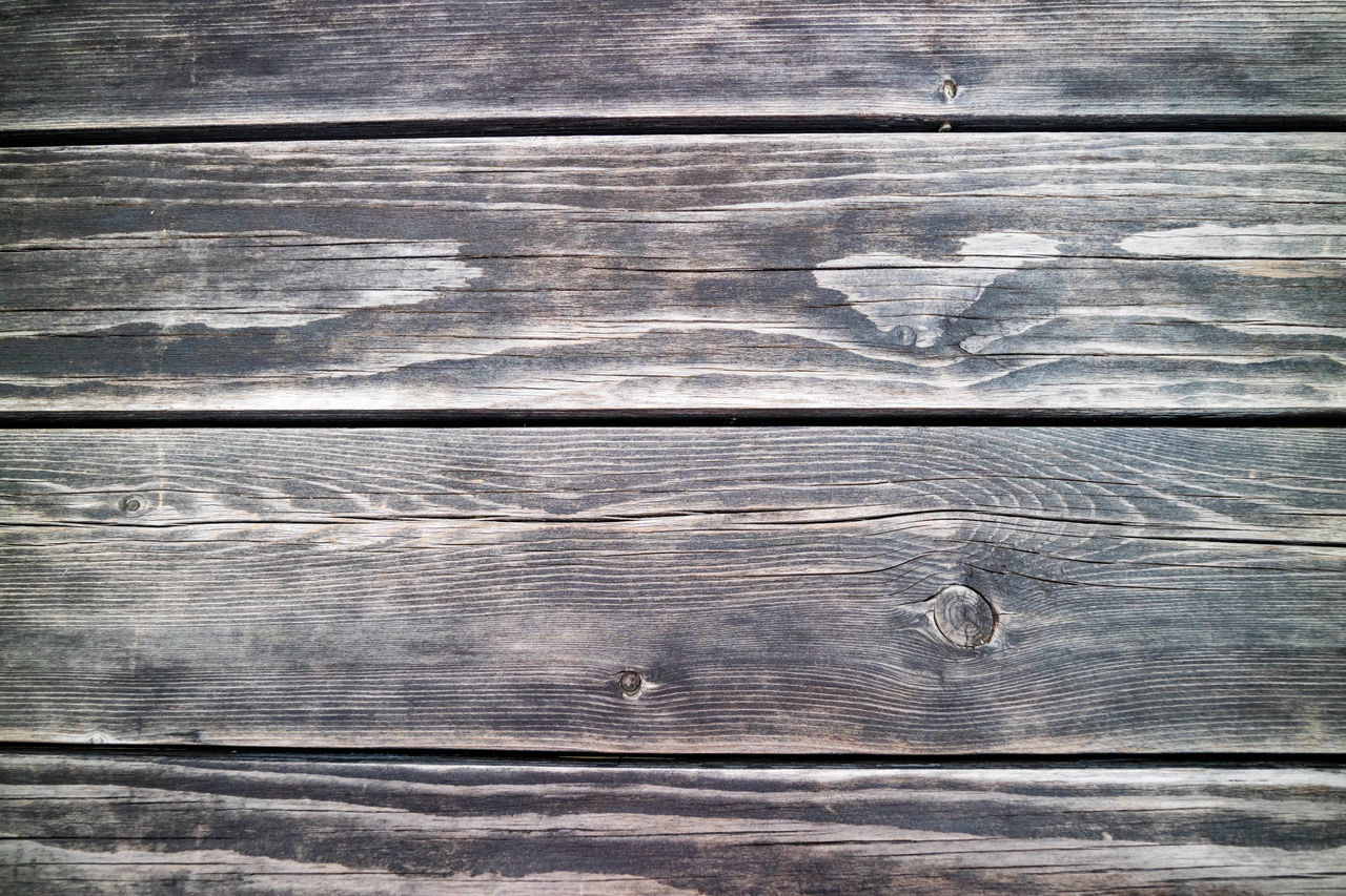 FULL FRAME SHOT OF WEATHERED WOOD ON FLOOR