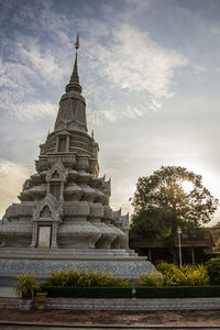 View of temple building against sky