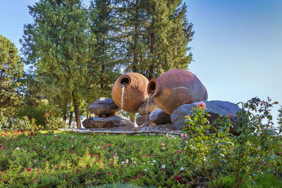 Fountain with big kvevri in garden in kakheti, georgia