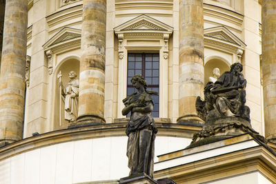 Berlin concert hall, konzerthaus berlin and tourists