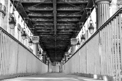 Under passy bridge