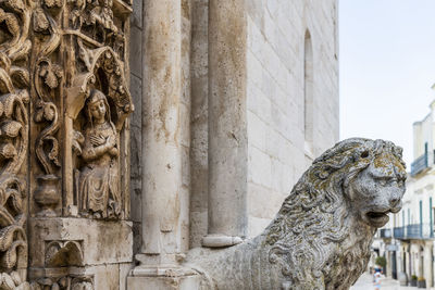 Statue of old building