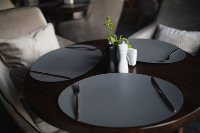 A black table is served in the cafe