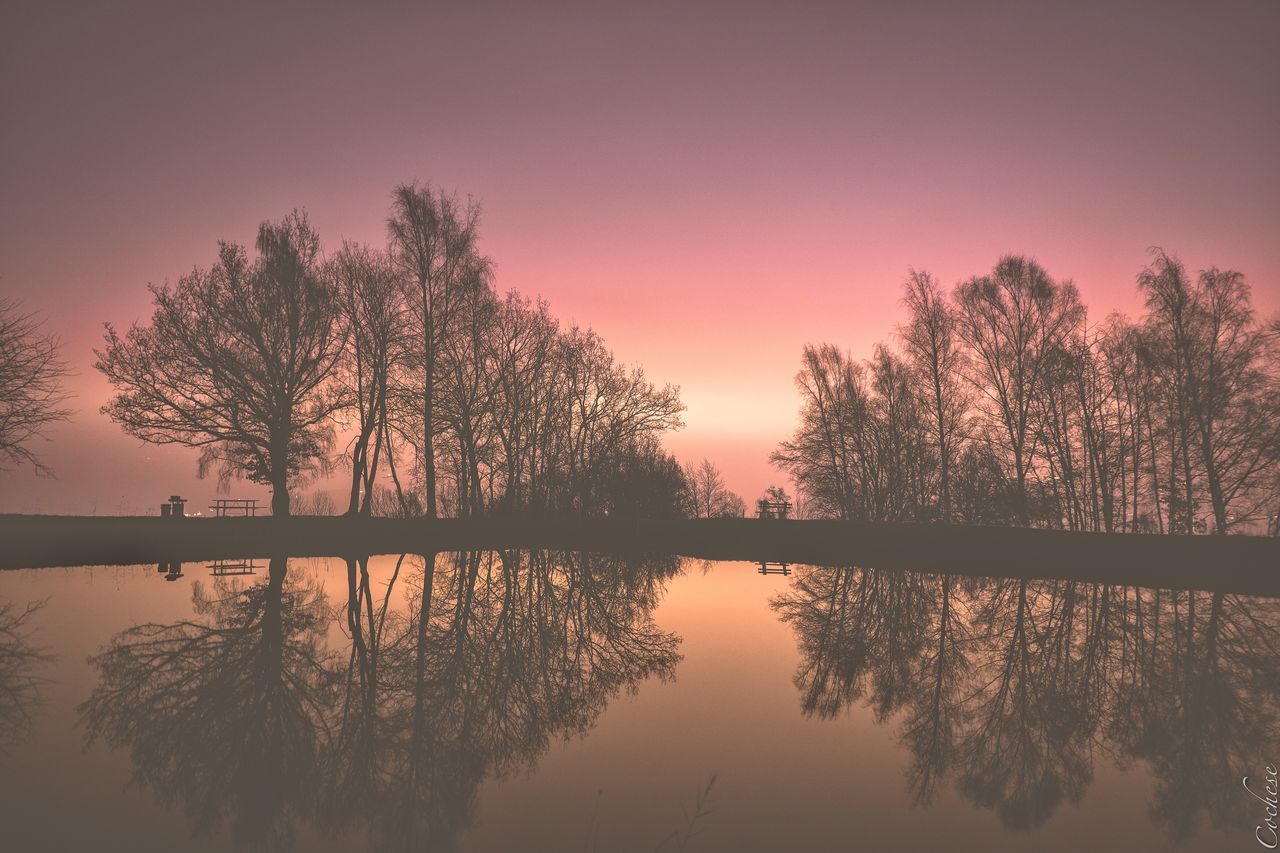 sunset, tree, reflection, nature, sky, water, silhouette, tranquility, outdoors, beauty in nature, no people, tranquil scene, scenics