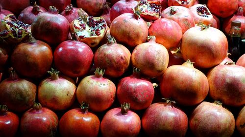 Full frame shot of apples