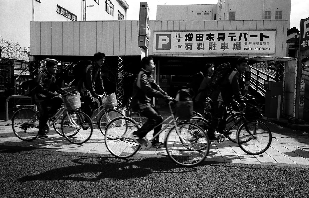 bicycle, transportation, land vehicle, men, mode of transport, day, real people, outdoors, people