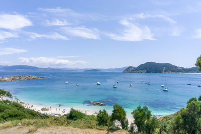 Scenic view of bay against sky in cies islands