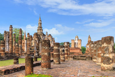 Old ruins of building against sky
