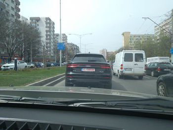 Traffic on road in city