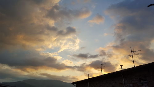 Low angle view of cloudy sky