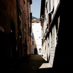 Narrow alley in city