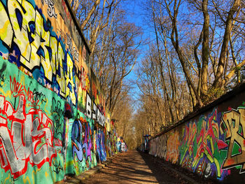 Graffiti on tunnel