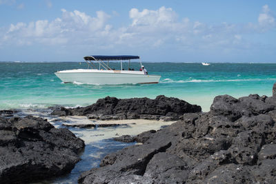 Boat from mauritius