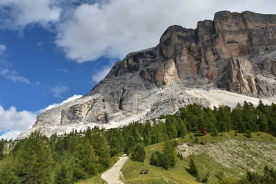 The magic and majestic cirspitzennmountain range in southern tyrolese dolomites italy 