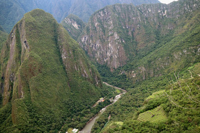 Incredible mountain ranges and the town of aguas calientes view from huayna picchu mountain, peru