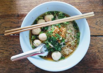 Rice vermicelli with pork balls