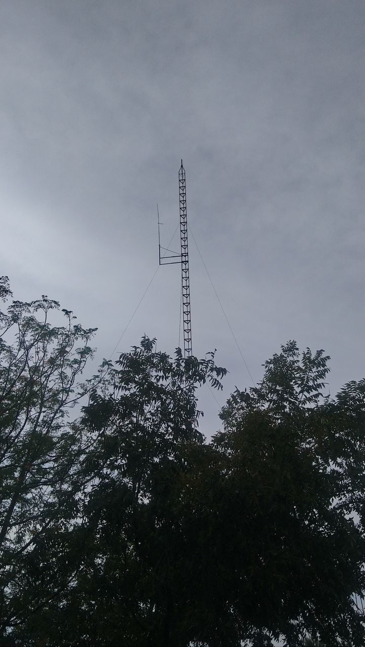 LOW ANGLE VIEW OF ELECTRICITY PYLON AGAINST SKY