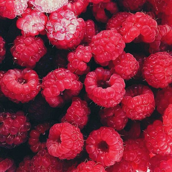 FULL FRAME SHOT OF RED FRUIT