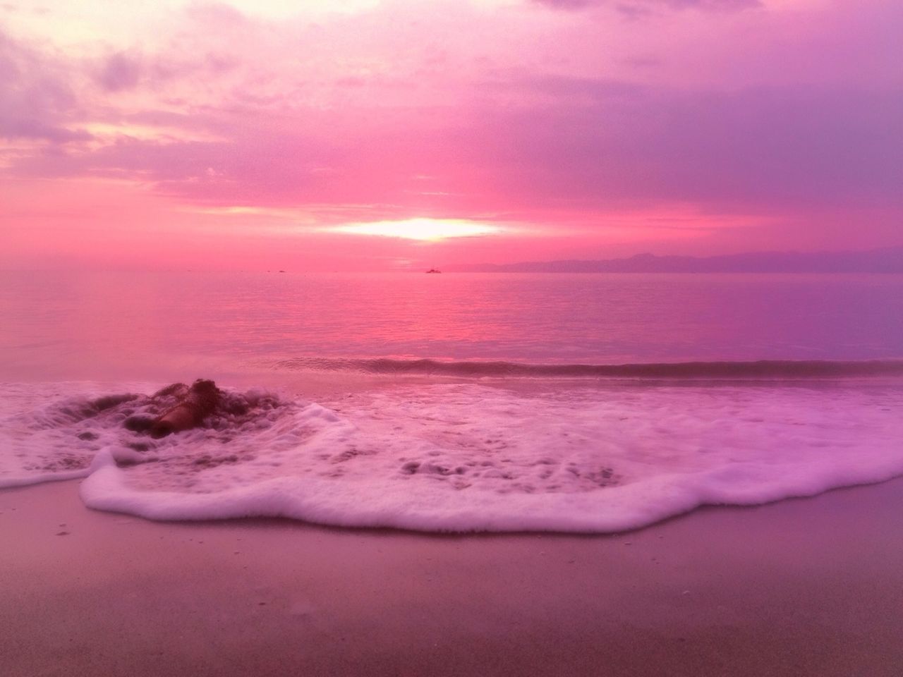 sea, horizon over water, beach, water, sky, shore, scenics, tranquil scene, beauty in nature, tranquility, cloud - sky, sunset, nature, idyllic, sand, wave, cloudy, cloud, remote, no people