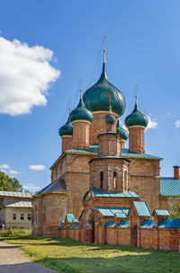 View of temple building against sky