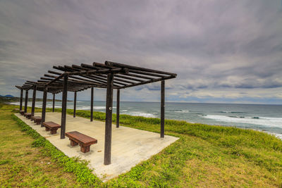 Enjoy the sea view leisurely on the beautiful eastern coastline of taitung, taiwan