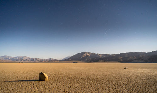 Moving rocks, death valley np