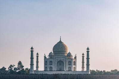 Taj mahal against clear sky