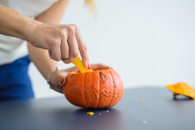 Close-up of pumpkin on cutting board