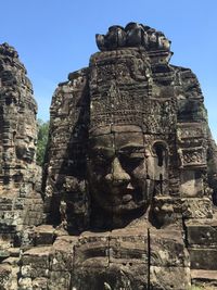 Statue of temple against sky