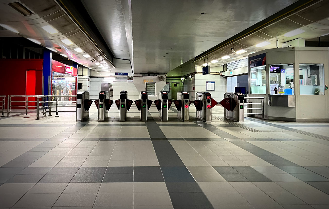 metro station, public transport, infrastructure, architecture, group of people, transportation, transport, indoors, travel, airport terminal, public transportation, subway station, adult, mode of transportation, building, walking, metro, men, city, crowd, built structure, women, subway, tile, tiled floor, large group of people, flooring, rail transportation, airport, city life, journey